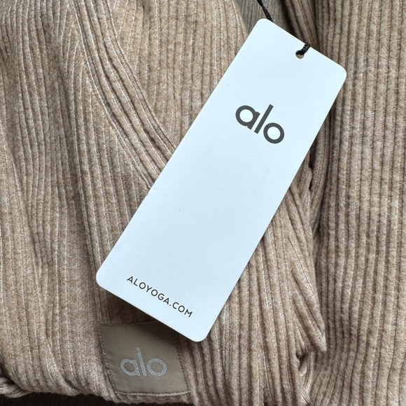 Alo Muse Sweatpant and Sweatshirt set size M - Picture 8 of 9